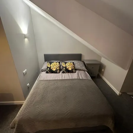 100 Metrow Do Plazy 公寓